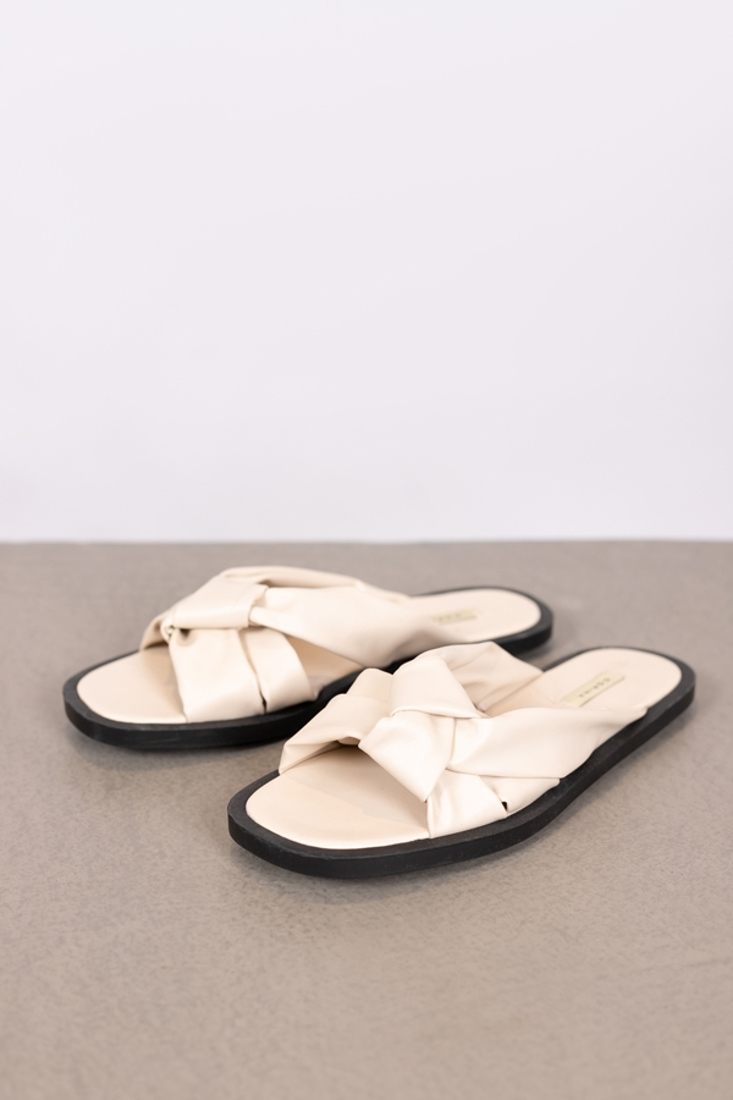 Picture of FLAT SANDALS (2)