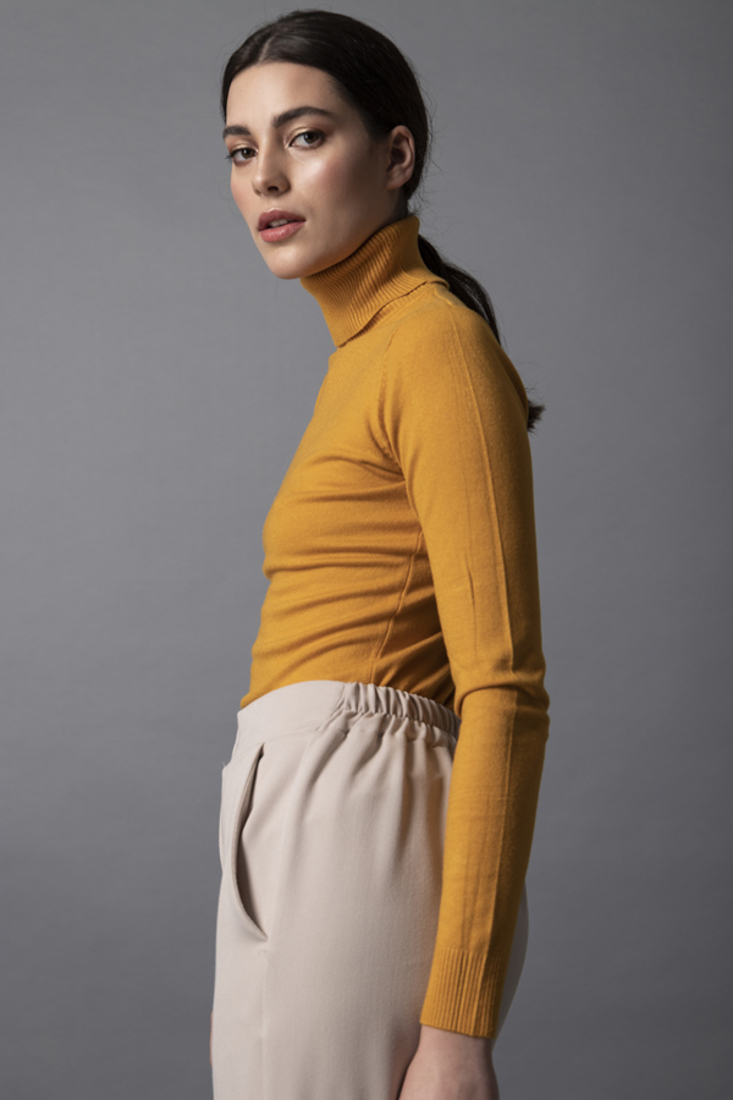 Picture of HIGH NECK KNIT SWEATER