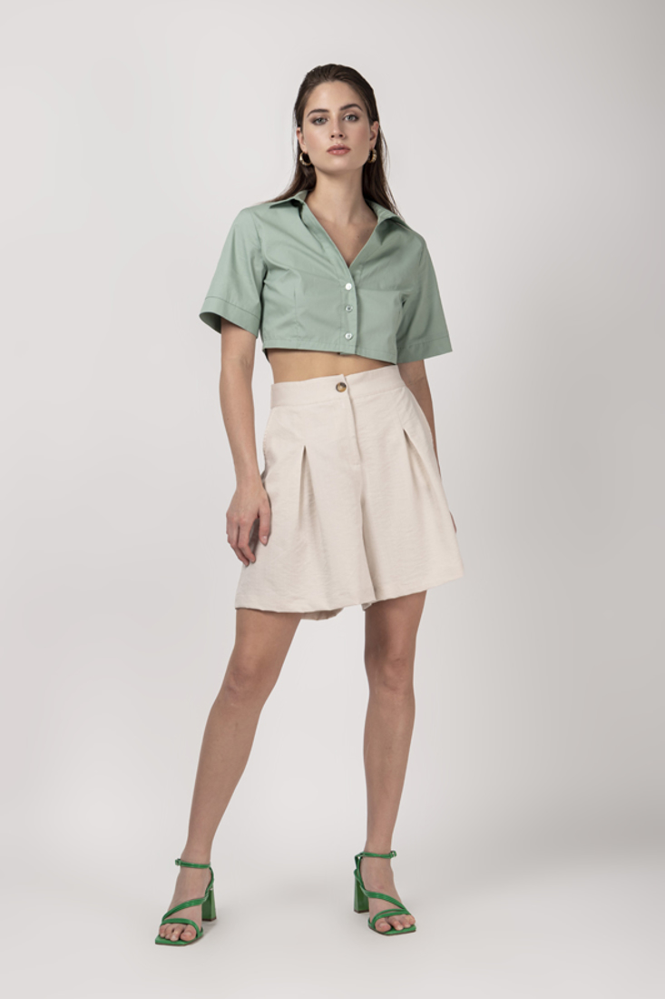Picture of BERMUDAS WITH HIDDEN PLEAT