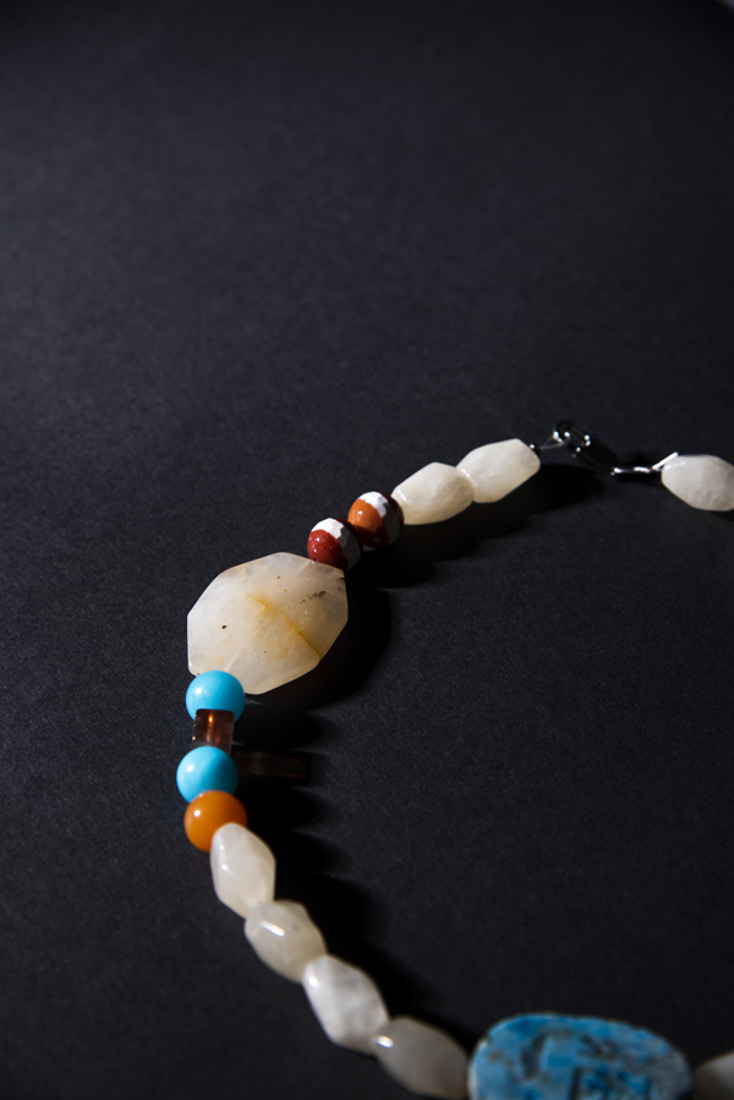 Picture of NECKLACE WITH SEMI-PRECIOUS STONES (2)