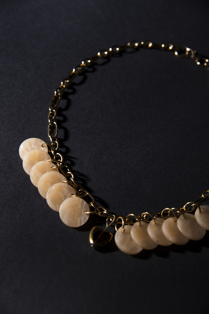Picture of CHAIN NECKLACE WITH IVORY STONES (2)