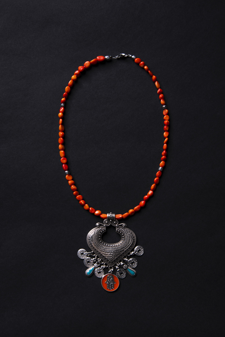 Picture of NECKLACE WITH STONE AND METALLIC MOTIF (2)