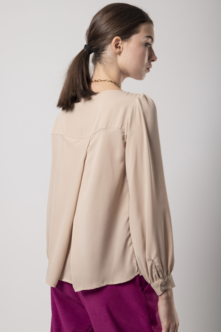 Picture of LONGSLEEVED BLOUSE (2)