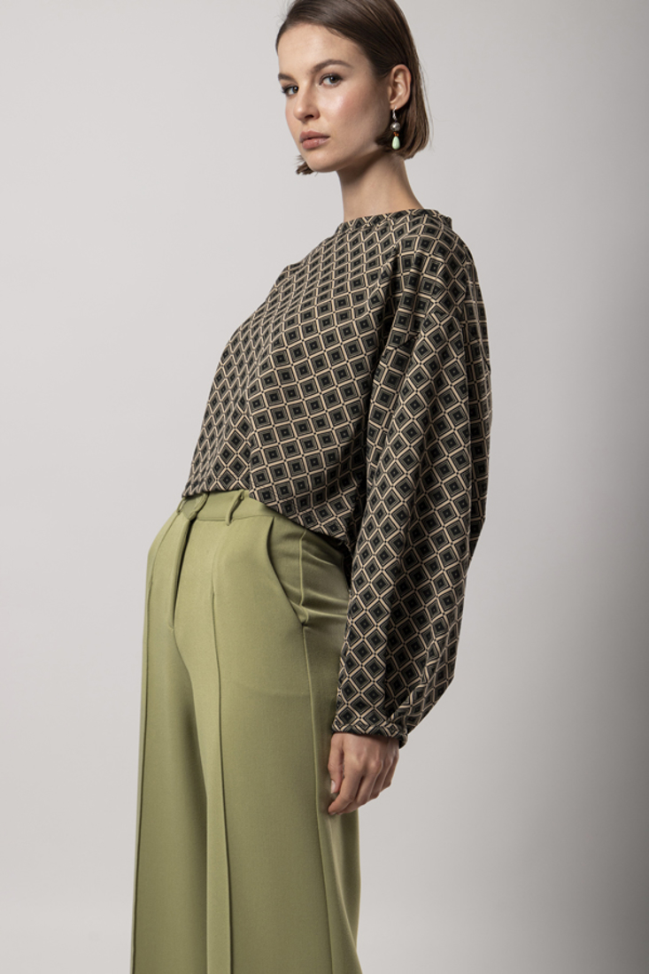 Picture of PRINTED CROP TOP WITH PUFF SLEEVES (2)