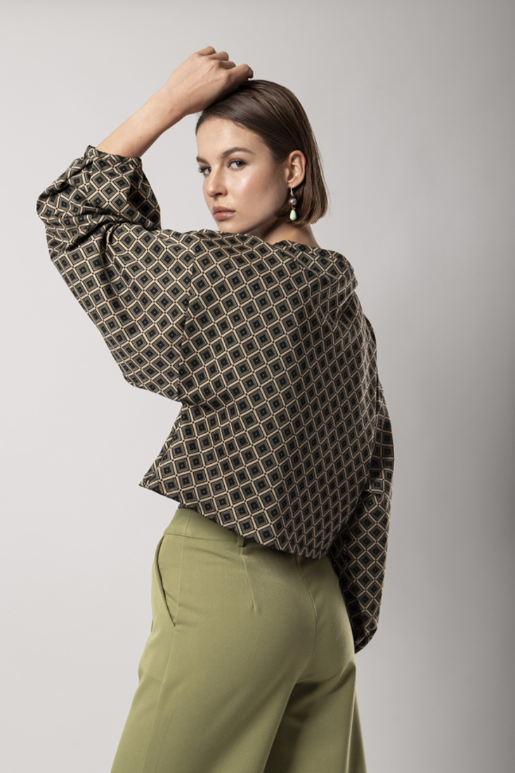 Picture of PRINTED CROP TOP WITH PUFF SLEEVES