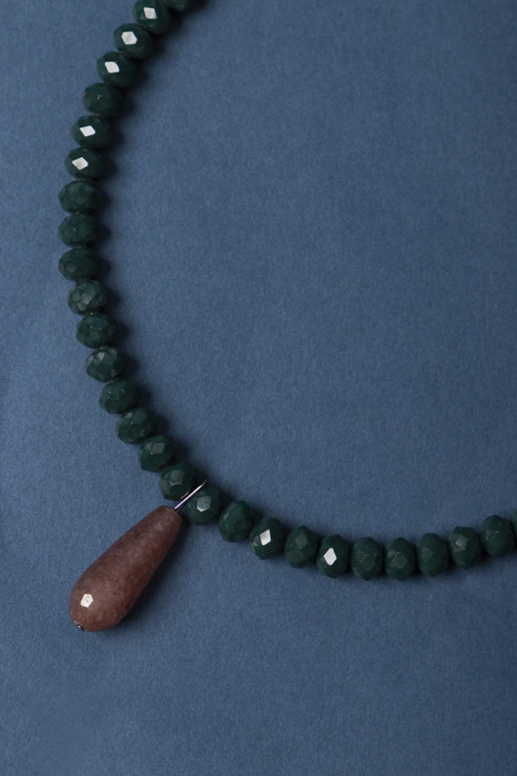 Picture of GREEN STONE NECKLACE (2)