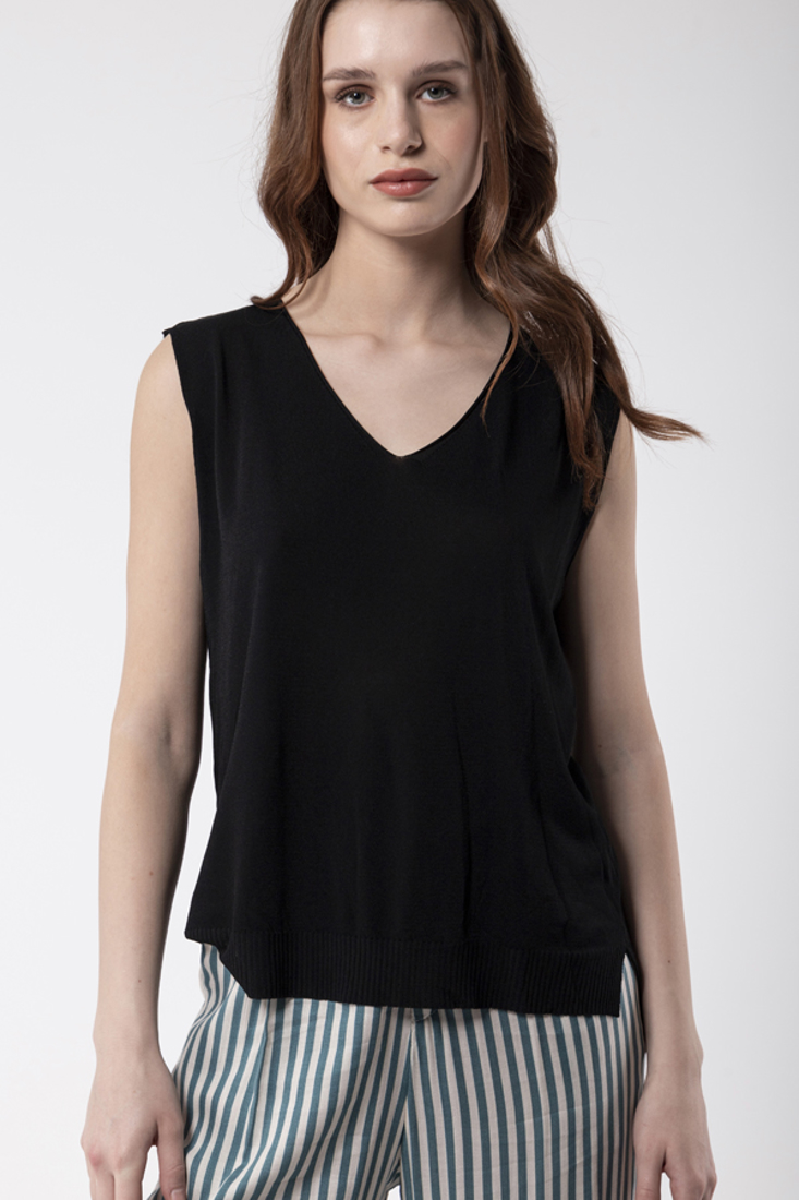Picture of SLEEVLESS KNIT TOP (2)