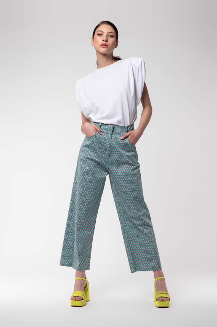 Picture of TOP BASIC WITH PLEATTED SLEEVES