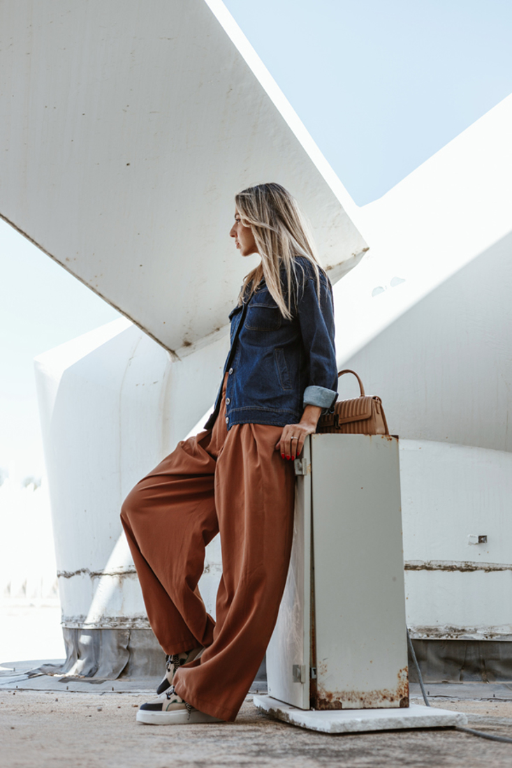 Picture of TROUSERS WITH PLEAT